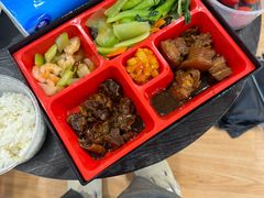 -同济大学本部学苑饮食广场