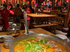 -野山舂·贵州现舂酸汤火锅(鸿通城店)