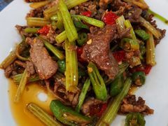 芹菜辣椒炒牛肉-南雄雄州土菜餐厅(粤北大厦店)