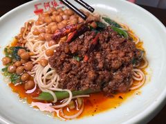 -阿依娘镇店豌杂面(三峡广场店)