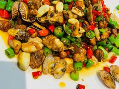 花甲爱上鸡-有红鸡毛店·川菜(建设路店)