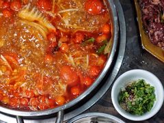 -黄利砖万峰林布依特色酸笋牛肉馆