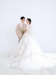 -雪中彩影婚纱摄影·微光艺术中心