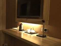 -西安大雁塔科技大学地铁站亚朵酒店