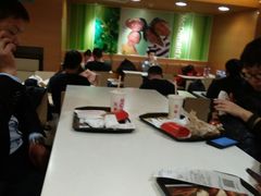 大堂-麦当劳(北京南站店)