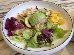 牛油果藜麦沙拉-金百万烤鸭店(马甸店)