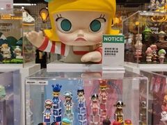 -泡泡玛特POPMART(上海环球港店)