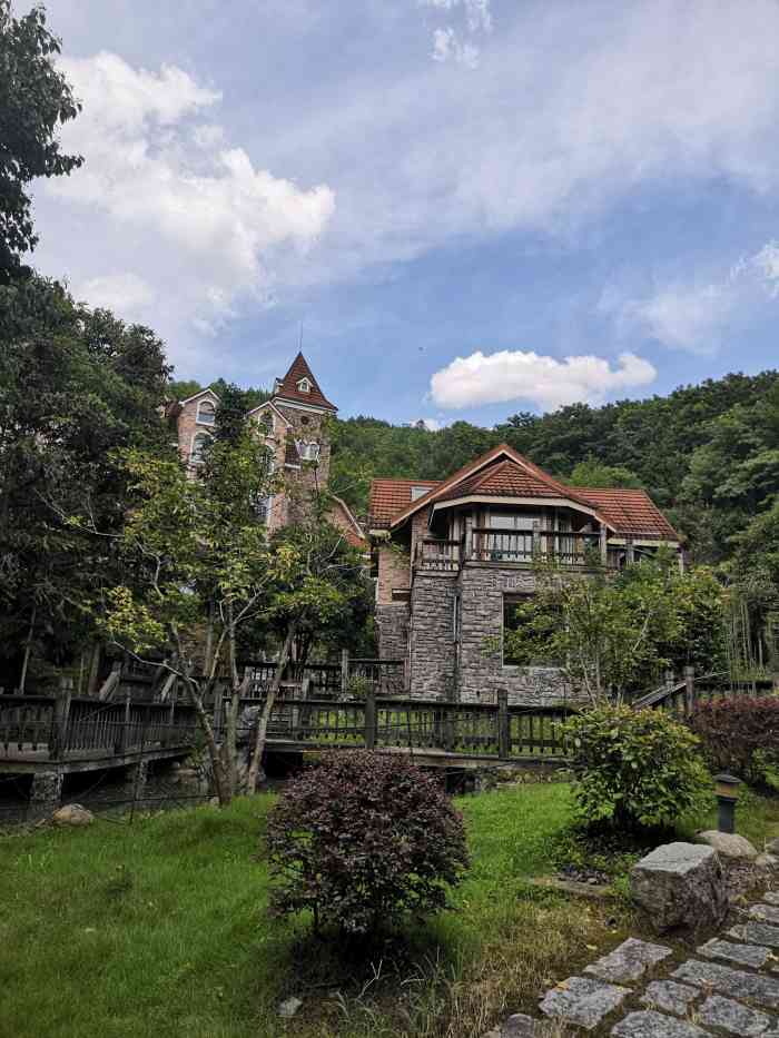 东黄山城堡酒店-"酒店四季景色各异,欧式风情小镇感觉到了欧.