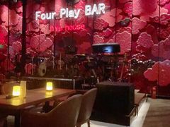 -FOUR PLAY BAR