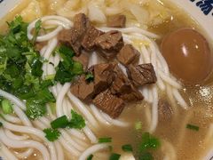 -鑫花溪牛肉米粉(东环大润发店)