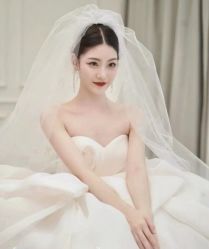 -AMOR艾沫婚纱奢品荟(设计师勒泰店)