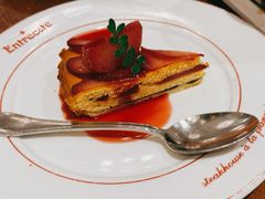 焗红酒梨子肉桂杏仁-Entrecôte 法国牛扒馆(保利·时光里店)
