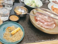 -臻牛烤肉