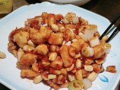 宫保鸡丁-东口码头·烧鸽子·鱼头泡饼·地方菜(金鹰悦城店)