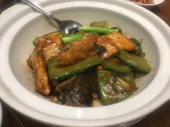 砂锅焗三文鱼头-香山家宴