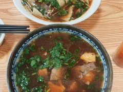 牛肉罩火烧-清真·白家牛肉罩火烧老店(育才街店)