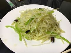 -清真磊磊烧烤老店(饮虎池街34号店)