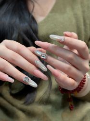 -猪猪女孩日式美睫美甲