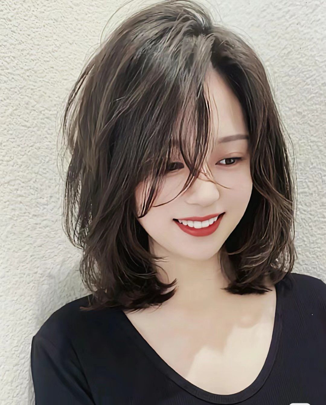 齐肩减龄发型 当下比较流行的轻奢齐肩烫发发型