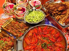 -何师烧烤Pro ·江湖川菜·小龙虾·精酿啤酒(太古里旗舰店)