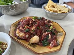 -黄利砖万峰林布依特色酸笋牛肉馆