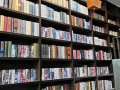 -钟书阁(松江泰晤士小镇店)