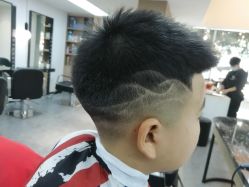-诗悦发型烫染SALON