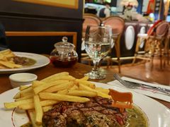 烤新西兰草饲肉眼扒配香草牛油汁-Entrecôte 法国牛扒馆(保利·时光里店)