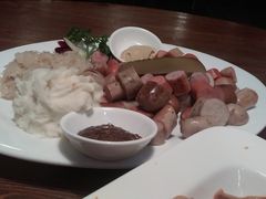 什锦巴伐利亚香肠拼盘-宝莱纳啤酒花园餐厅PAULANER BRAUHAUS Nanjing(广州路店)