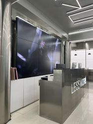 -LESSMORE科技头皮理容中心