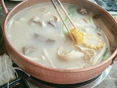 -三人行骨头王火锅(长寿店)