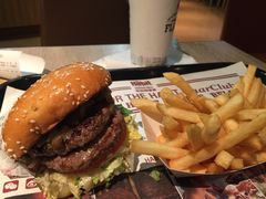-The Habit Burger Grill 哈比特汉堡(复兴soho店)