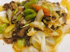 葱爆羊羔肉-巴扎美食·新疆菜·西域歌舞表演餐厅(新疆大厦店)