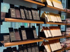 -Laderach 莱德拉(上海环贸iapm店)