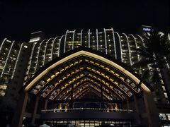 -三亚湾海居铂尔曼度假酒店