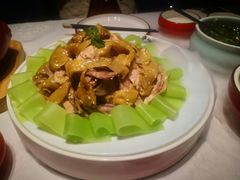 慢焗丝脆土鸡-老湘亲·品鉴湘菜(湖里店)