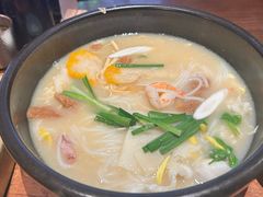 -银米·云南传统过桥米线(双廊黑金冠店)