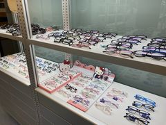-无奔眼镜·蔡司·依视路授权店(马家堡店)