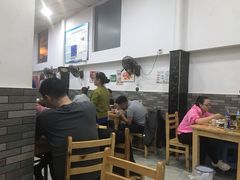 大堂-雷祖芳老妈蹄花店