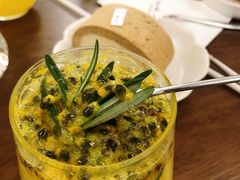 百香果气泡水-Ten Olives甜点