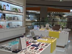 -J-Optical佳视明眼镜·蔡司视觉(青岛金茂览秀城店)