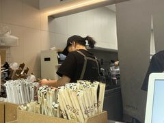 -喜茶(上海淮海中路渔阳里店)