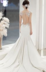 -艾米丽婚纱礼服