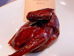 脆皮乳鸽-新荣记(南京西路店)