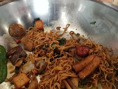 -愉肴麻辣香锅(中北镇店)