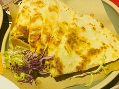 鸡肉凯撒迪亚芝士饼-遇见西木美式餐厅(体育路店)