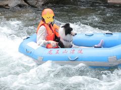 -安吉龙王山峡谷漂流