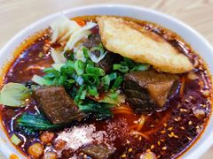 精品牛肉面-秦云老太婆摊摊面(金色年华店)