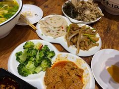 -杨记清芳牛肉拉面(京广路店)