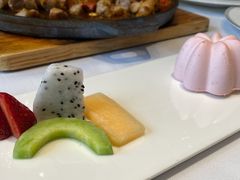 草莓慕斯配水果-北京友谊宾馆·俄罗斯餐厅
